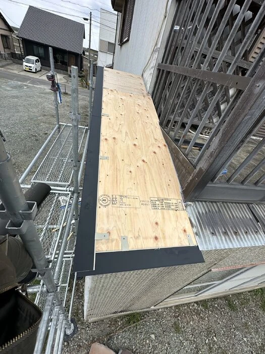 画像1497：松阪市愛宕町にてトタン張り替え